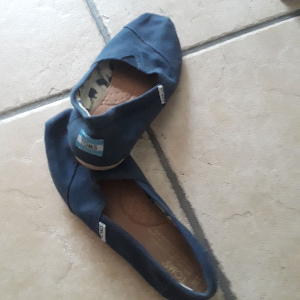 Toms